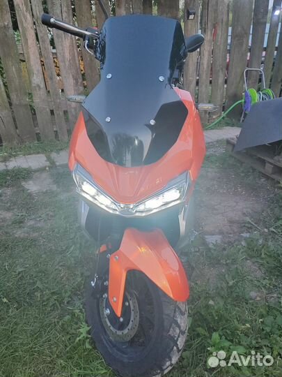 Скутер Tracer ADV
