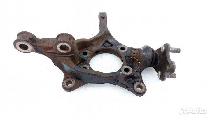 Кулак поворотный передний правый Toyota Camry XV70