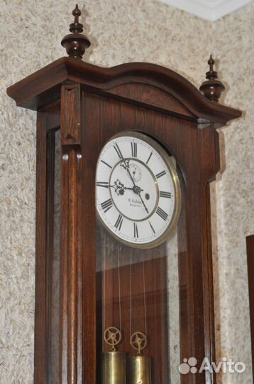 Старинные жильные настенные часы W. Gabus Geneva