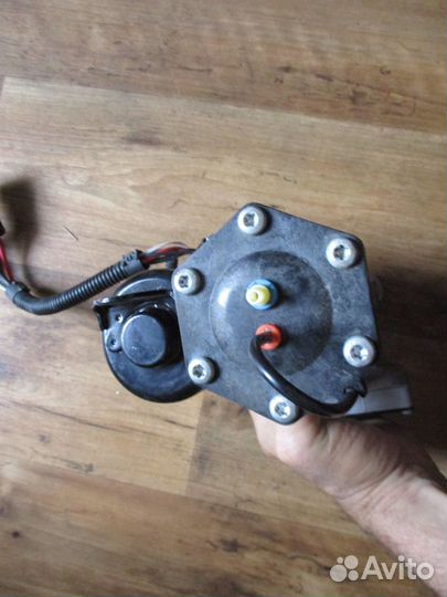 Компрессор подвески «Дискавери» 3