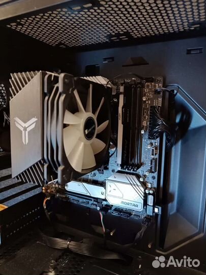 Процессор Intel Core i5-12400 / MSI MAG B660M