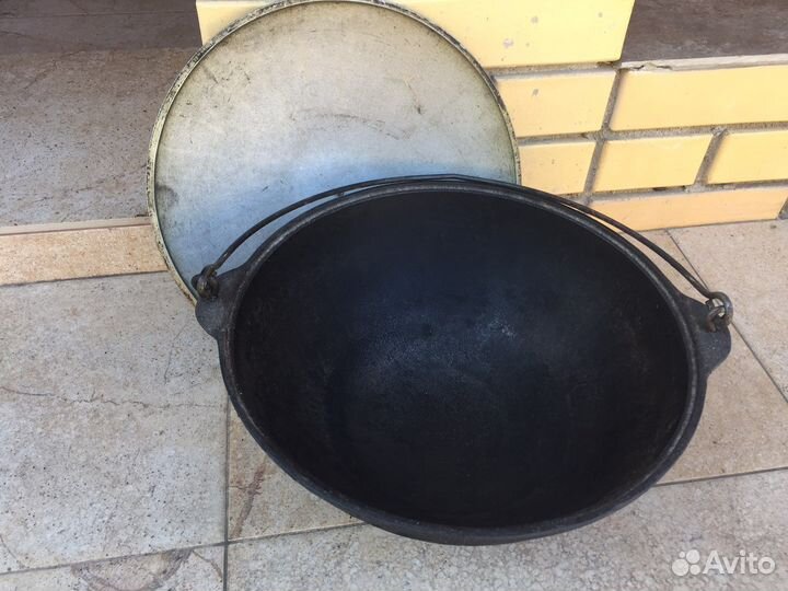 Казан чугунный походный с крышкой