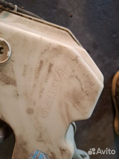 Бачок омывателя volvo s80,v70,xc70