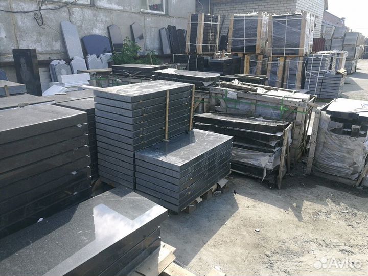 Памятники из гранита оптом и в розницу