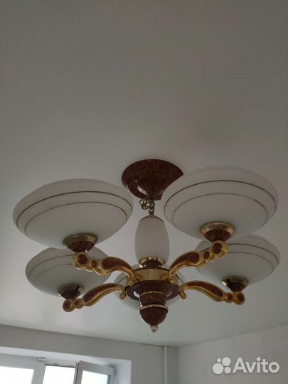 Шкаф. Люстра потолочная подвесная бу