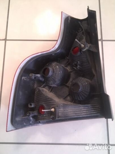 Продам заднюю правую фару на Volvo XC90