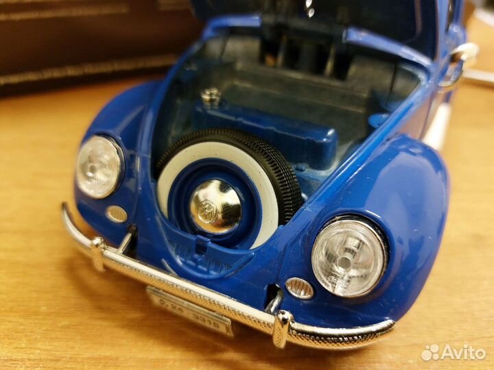 Коллекционная модель Volkswagen Kafer 1:18