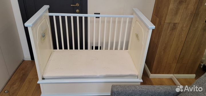 Детская кроватка