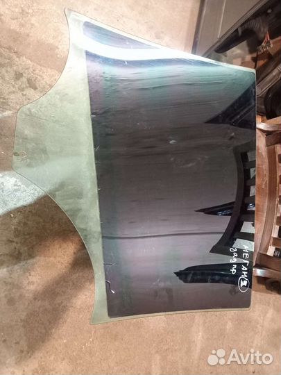 Стекло задней правой двери Renault Megane2