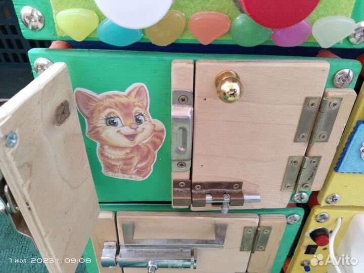 Развивающая доска (бизиборд)