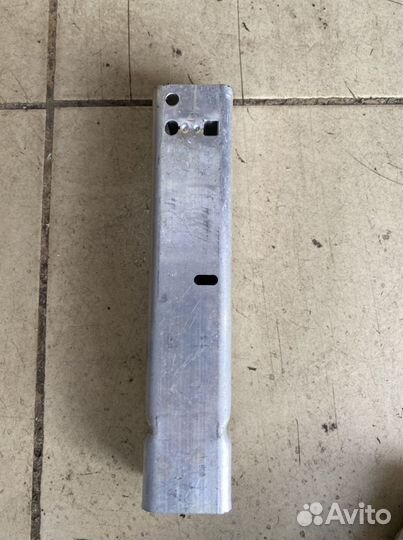 Кронштейн радиатора mercedes A2135010620