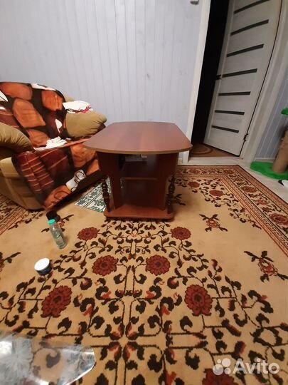 Продам журнальный столик в хорошем состоянии