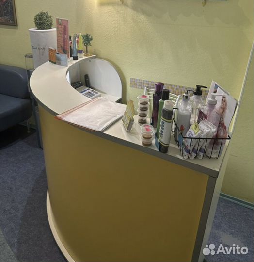 Стойка ресепшн