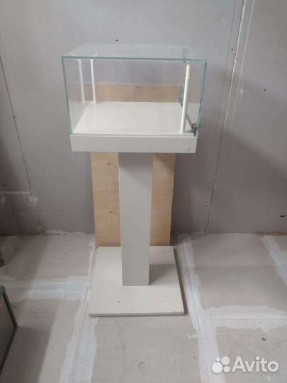 Стол-подставка для украшений с подсветкой Pandora