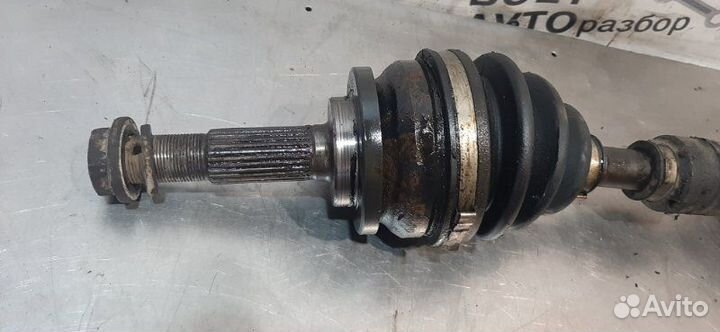 Привод передний левый Nissan Primera P10 GA16DS