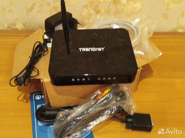 Тв приставка и роутер