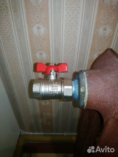 Радиатор чугунный 4 секции с кранами