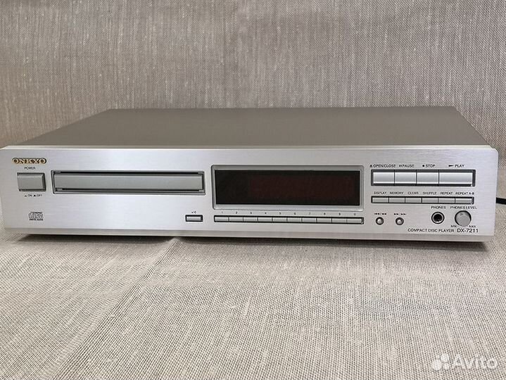 CD-проигрыватель Onkyo DX-7211