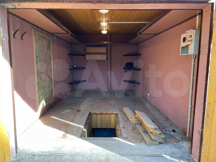 Гараж, > 30 м²