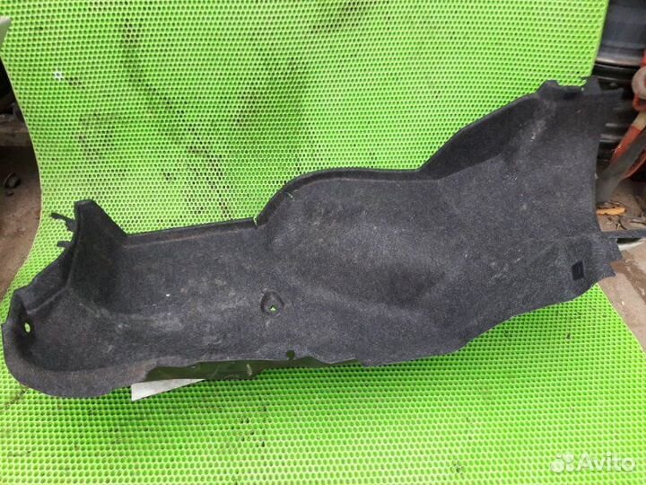 Обшивка багажника правая Nissan Teana J31 VQ23DE
