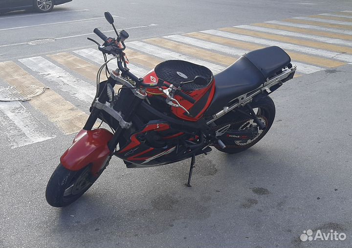 Honda CBR600F4i stant