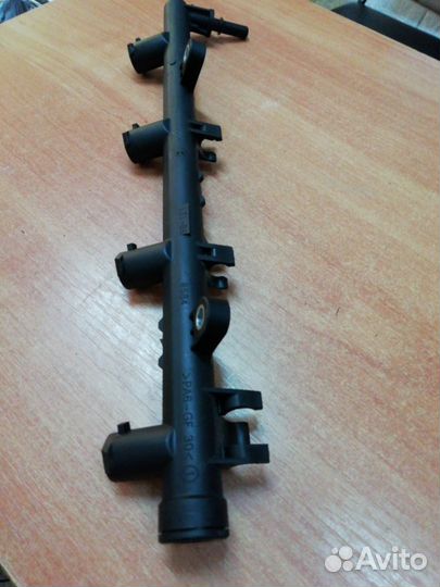 Топливная рампа Рено 8200135504