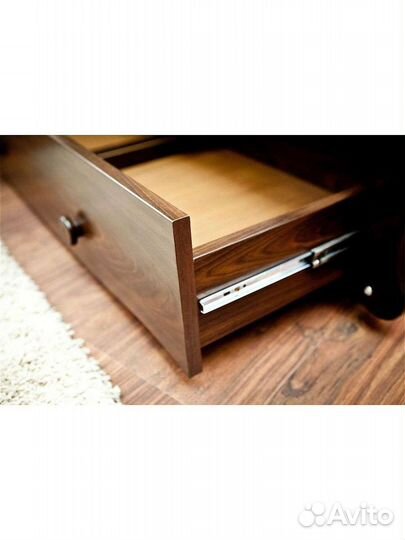 Детская кроватка с продольным маятником