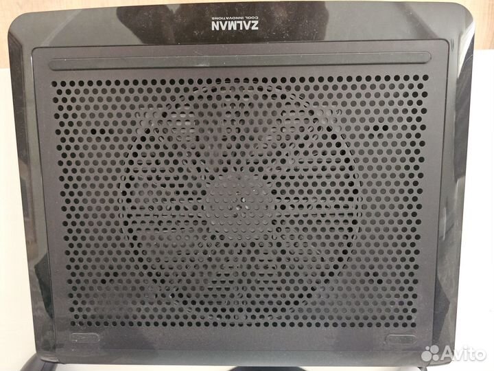 Охлаждающая подставка для ноутбука Zalman