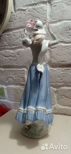 Фарфоровые статуэтки