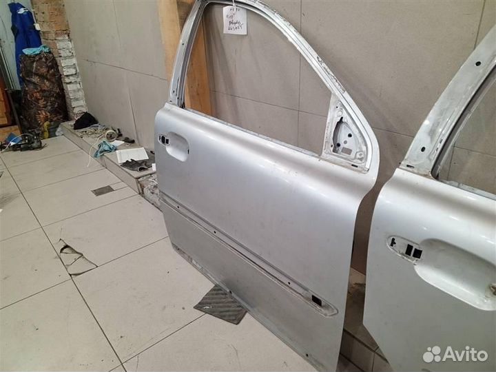 Дверь передняя правая Volvo XC90
