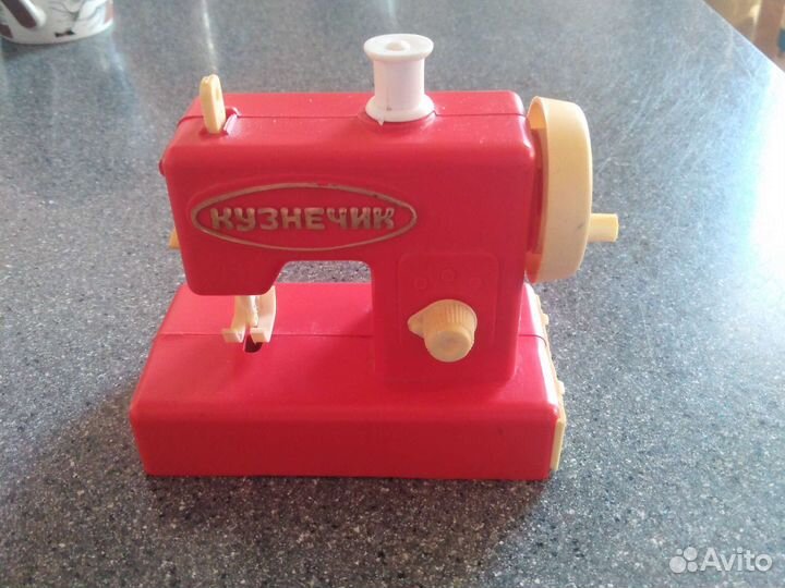 Детская швейная игрушка кузнечик