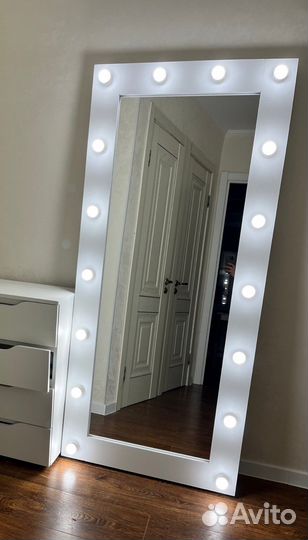 Гримерное зеркало с лампочками светодиодовыми