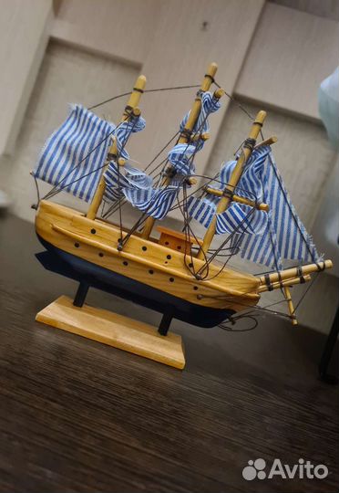 Корабль сувенирный