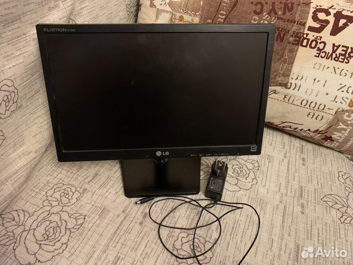 Монитор LG flatron e 1942