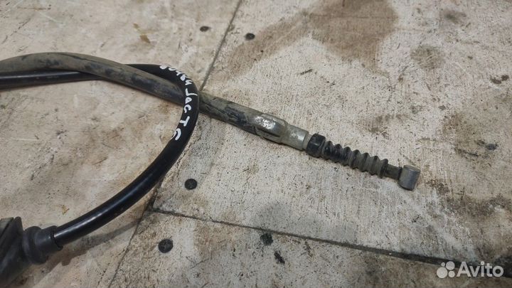 Трос стояночного тормоза центральный (Jac T6)