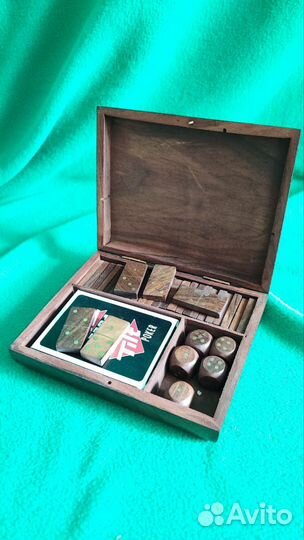 Шкатулка с домино, картами и кубиками(5шт)