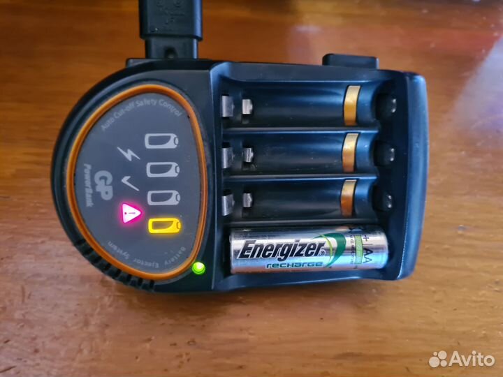 Зарядное устройство для nimh аккумуляторов GP H500