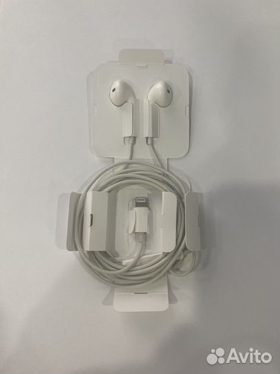 Оригинальные наушники Apple EarPods