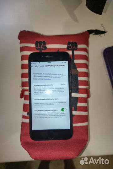 Телефон iPhone 8 64 gb