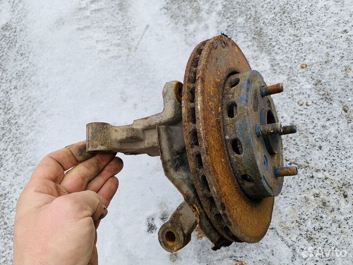 Ступица передняя правая Hyundai Accent 2008