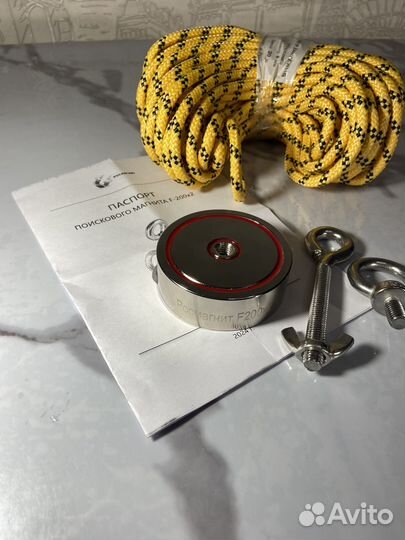 Поисковой магнит 200