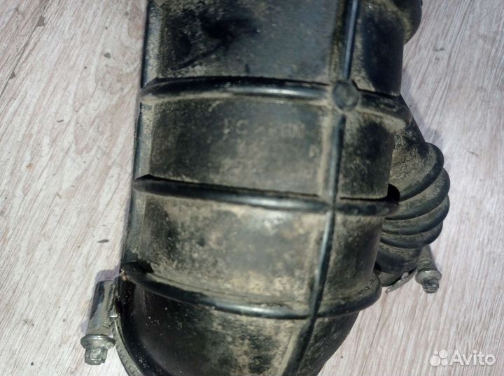 Патрубок впуска m54 на BMW 5 Е39