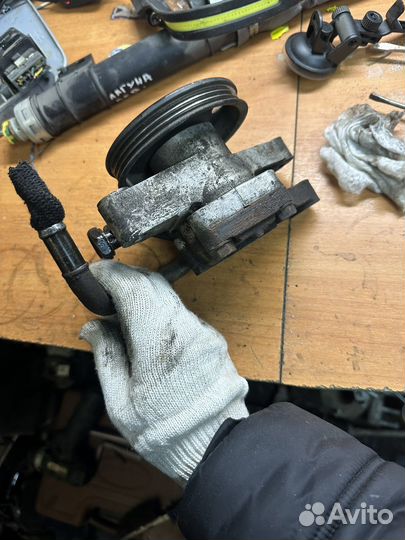 Насос гура Hyundai Matrix 1,8