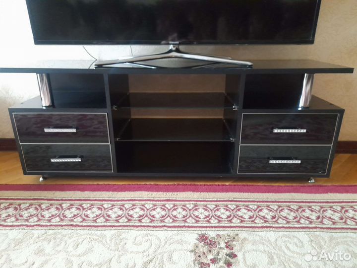 Тумба под телевизор
