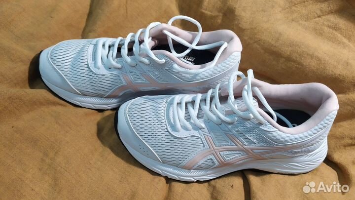 Кроссовки Asics 37 размер