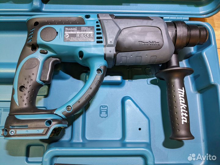 Перфоратор Makita DHR202Z в кейсе