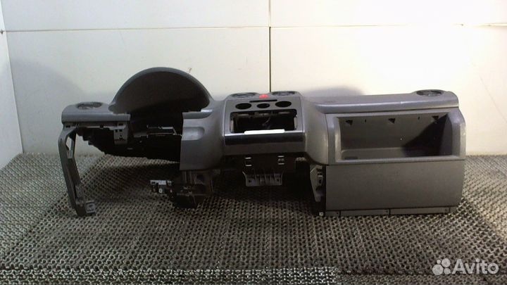 Панель передняя салона Volkswagen Caddy, 2005