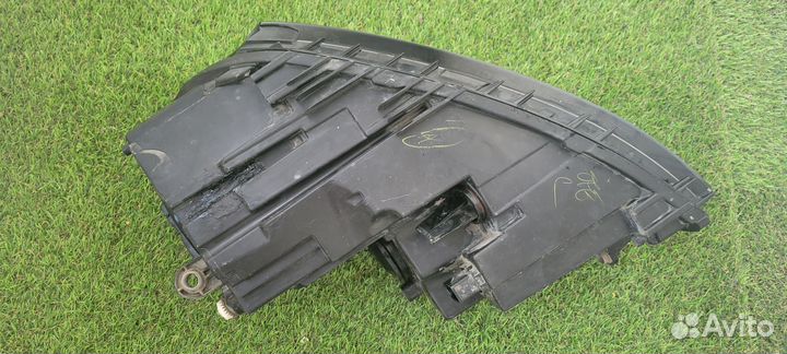 Фара передняя правая Volkswagen Jetta 6 оригинал