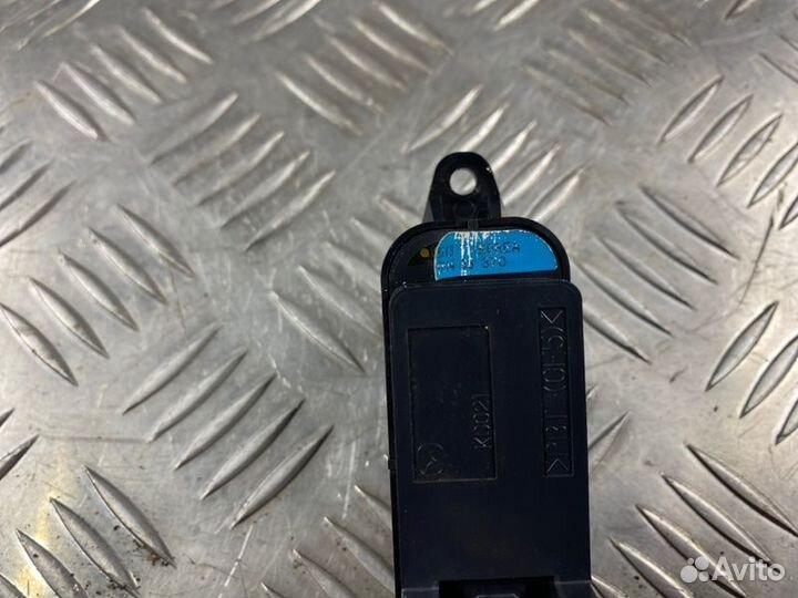 Кнопка стеклоподъемника передняя правая Mazda Cx-7