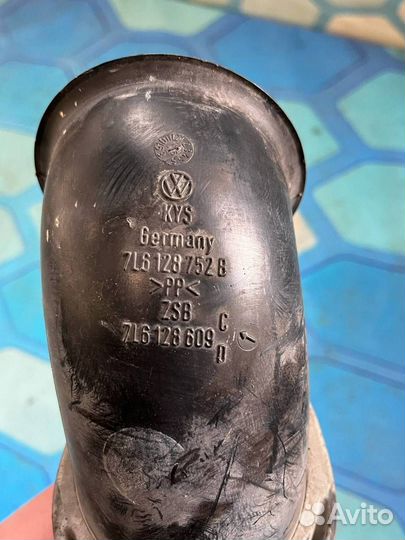 Патрубок воздушного фильтра 7L6129752B